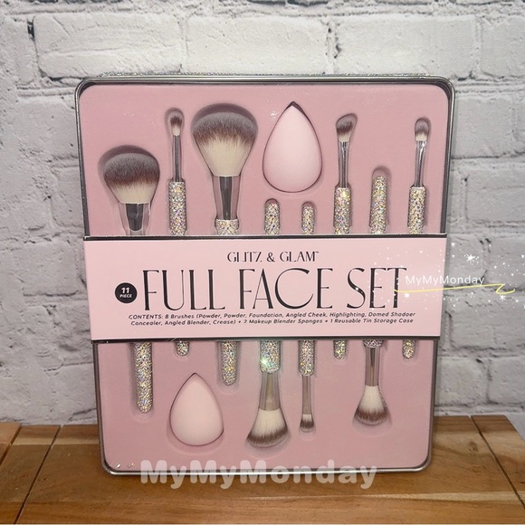 Glitz & Glam Other - Glitz & Glam Bling Makeup Brush Set 11pcs